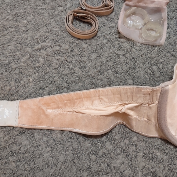 VS Biofit Multiway Strapless Bra w/2 Pack Straps - Picture 10 of 15